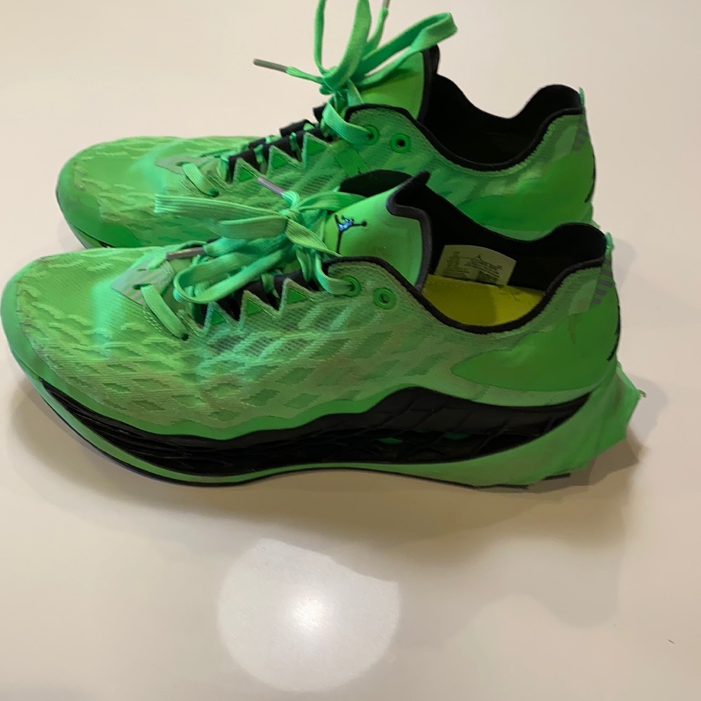 Men’s Jordan Ultimate TRunner size 11 worn 3 times